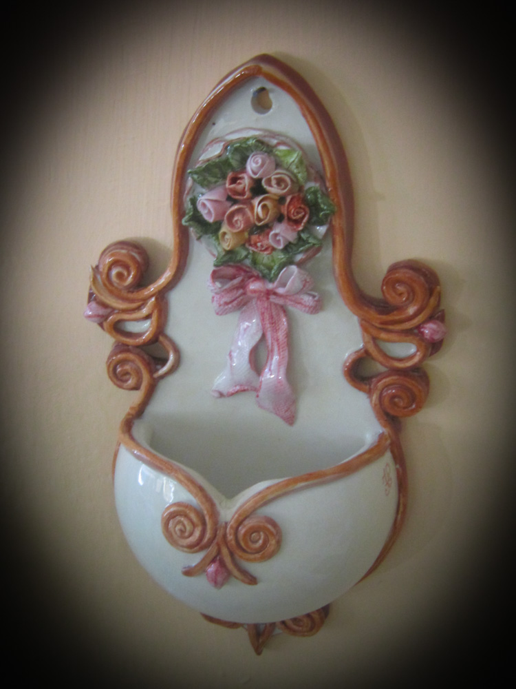 Francesca della ceramica, acquasantiere in ceramica